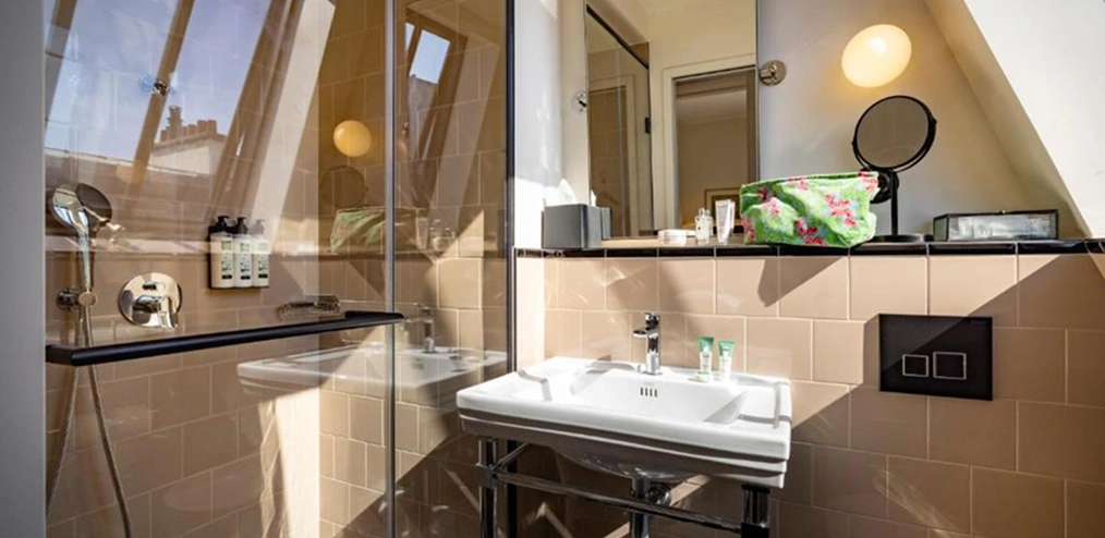 bathroom-hotel-dadou-Paris